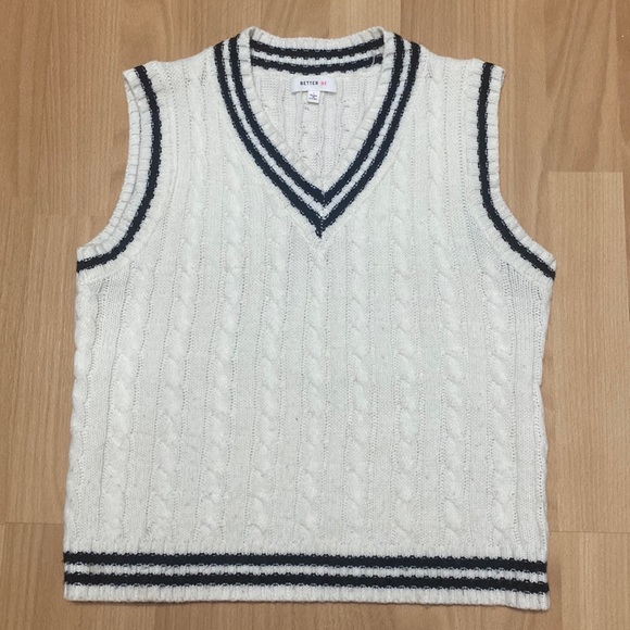 Tops - Cute sweater vest